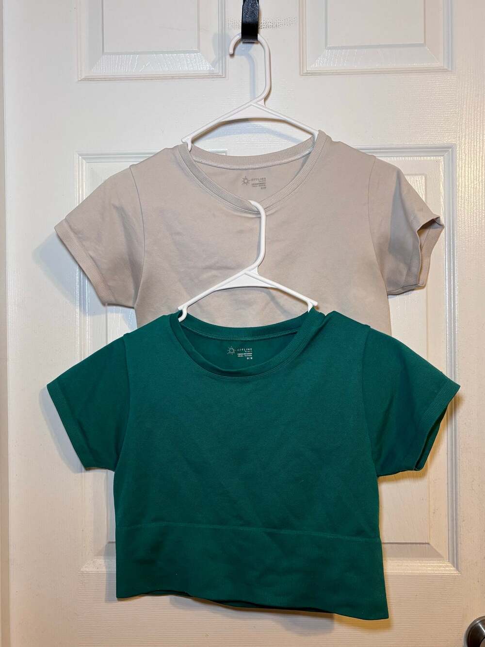 Aerie OFFLINE Women's Medium Athletic Crop Tops 2 Piece Bundle Green Beige
